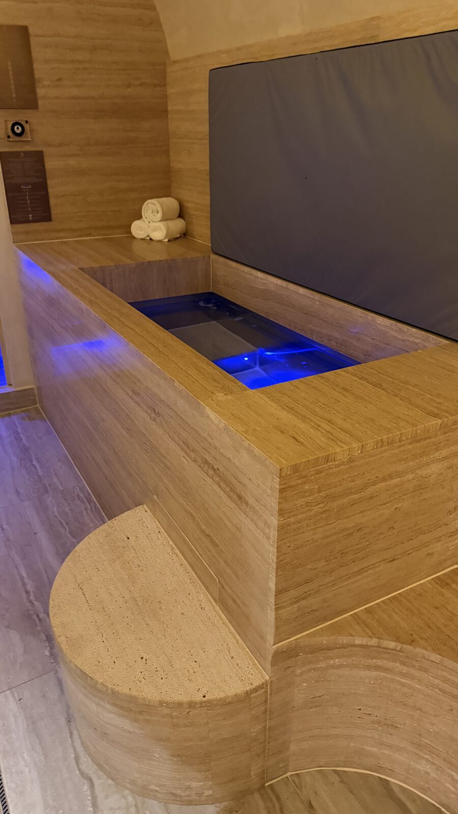 Installation Polar Plunge — Hôtel Maison Barrière