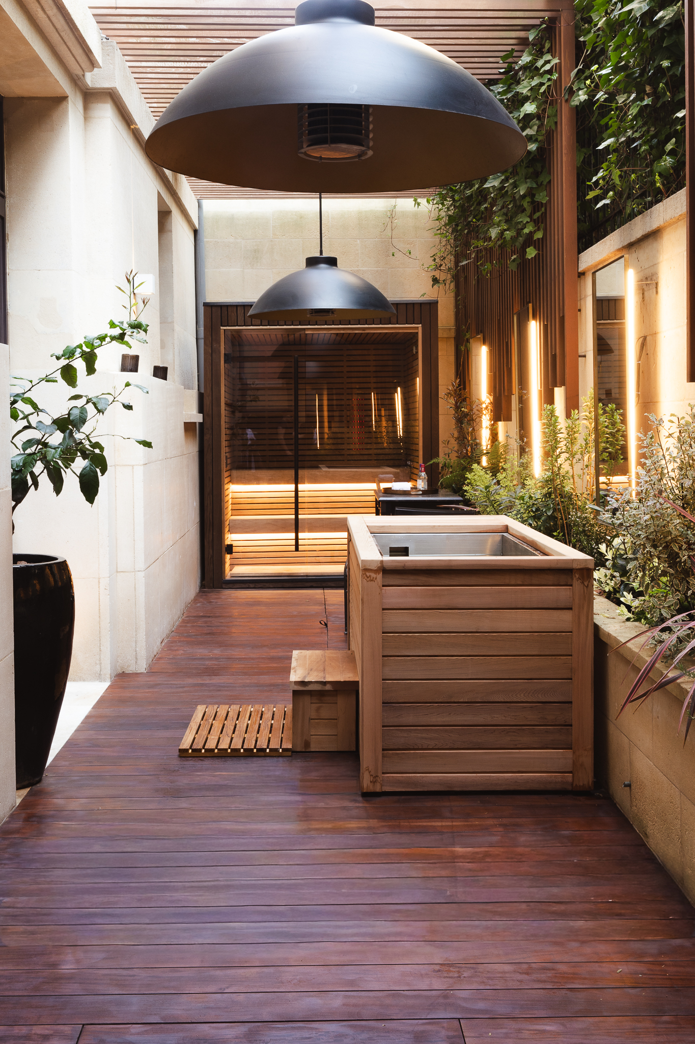 Installation Polar Plunge — Maison Villeroy